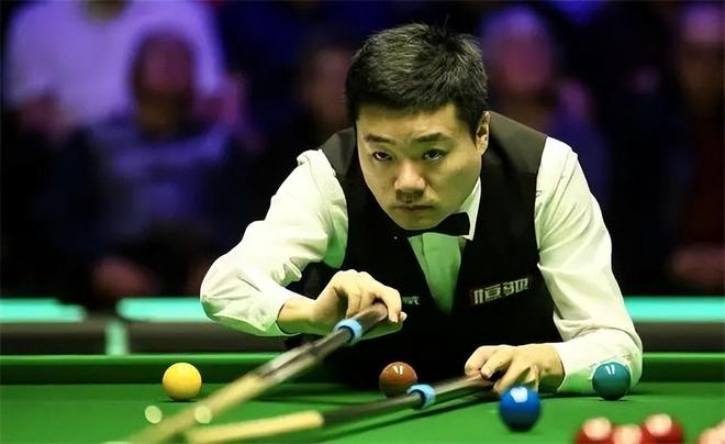 队在防守近 队在防守近