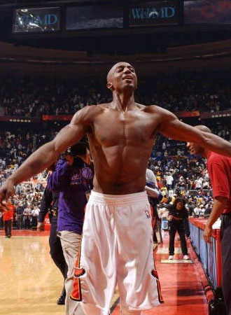 13分钟只拿3分，火箭队新援复出低迷6场 4年合同看走眼 申京伤停2周