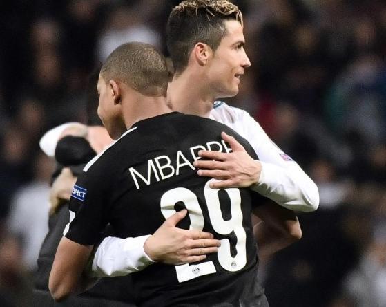 争议判罚点燃全场，两队差点动手