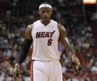 什么是“策略的刚性”？为什么在压力下依然能坚持数学正确才是本事。（策略刚性为何重要：在压力下仍坚持数学正确才是本事）