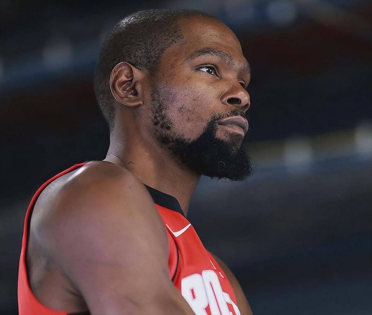 能否止步三连败？湖人首发：詹姆斯、东契奇、里夫斯、八村、海斯